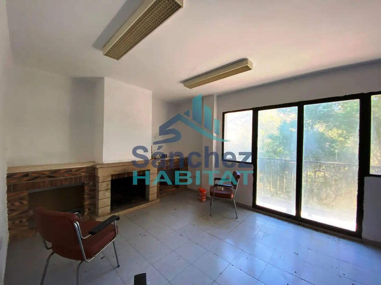 Industrial buildings for sale in Chelva