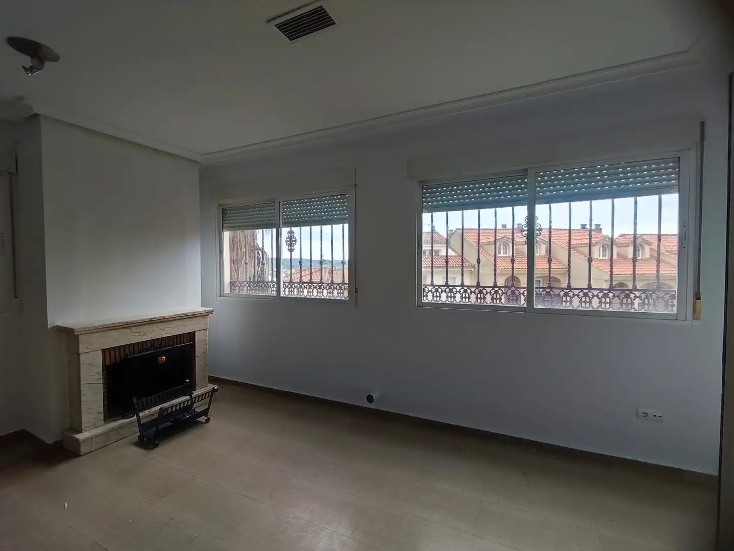 Living room of Houses for sale in Plasencia  with Air Conditioner, Heating and Terrace