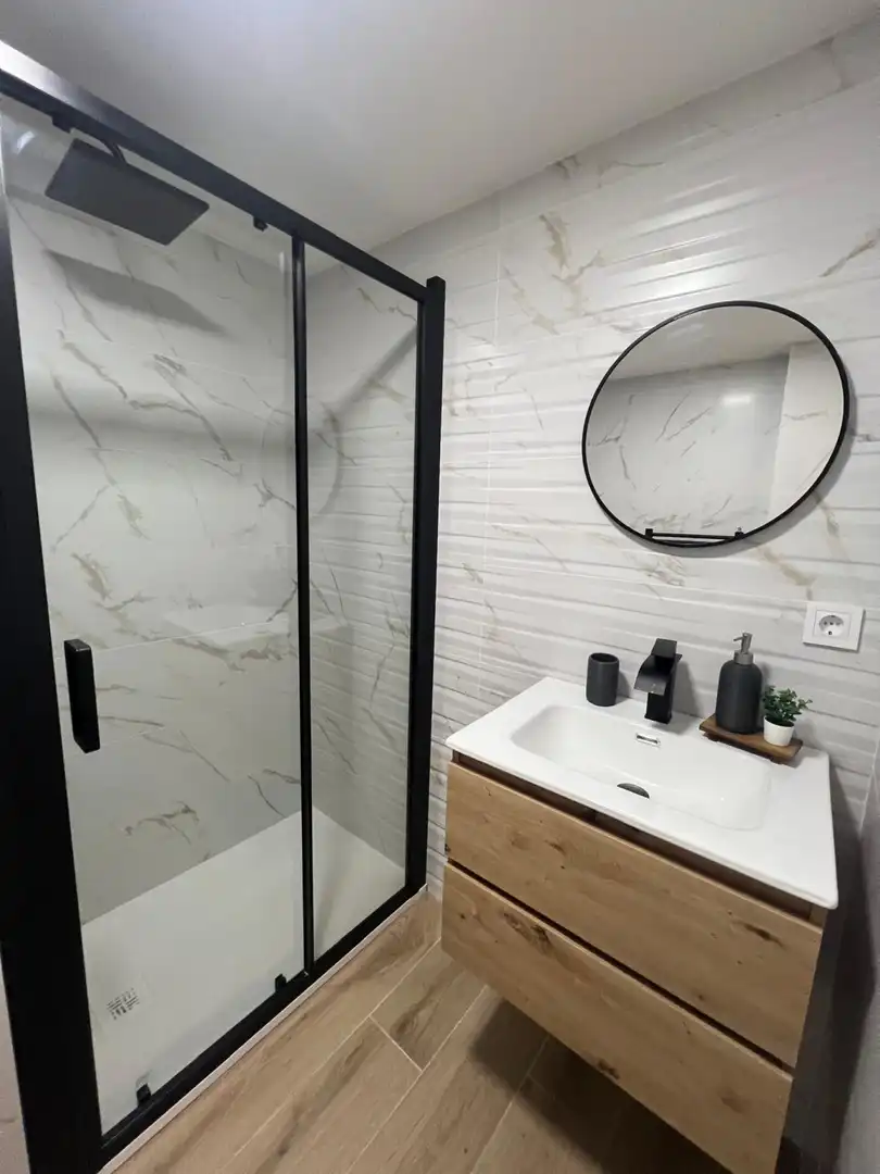 Bathroom of Flat for sale in  Logroño  with Heating, Furnished and Balcony