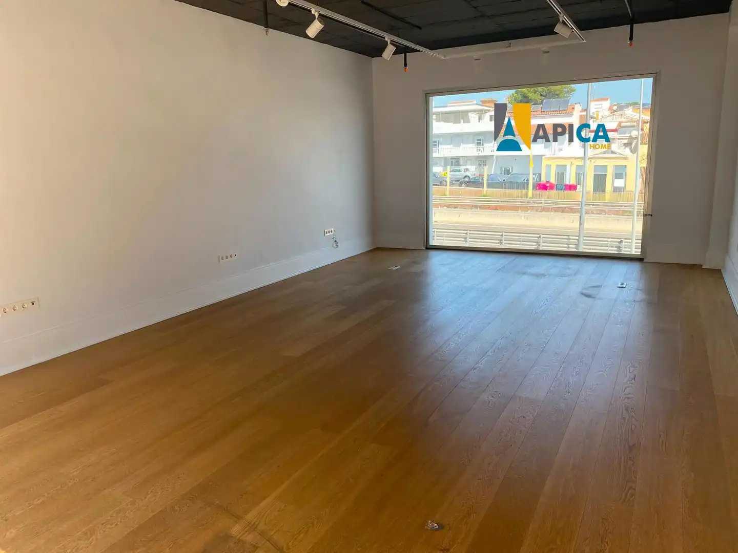 Local en venda en Sotogrande amb Aire condicionat