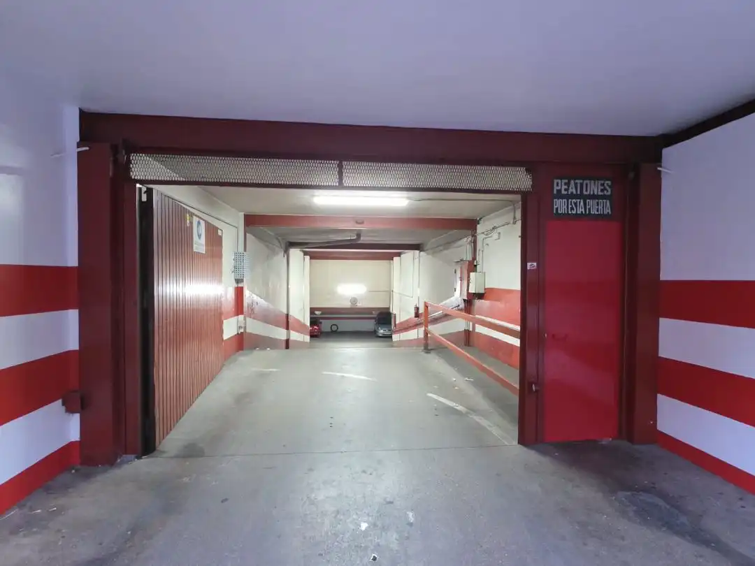 Parking de Garaje de alquiler en Santo Domingo y San Martín 