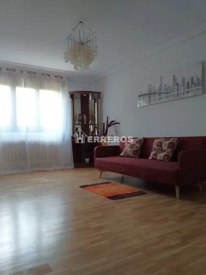 Sala de estar de Casa adosada en venta en Uruñuela con Calefacción, Parquet y Terraza