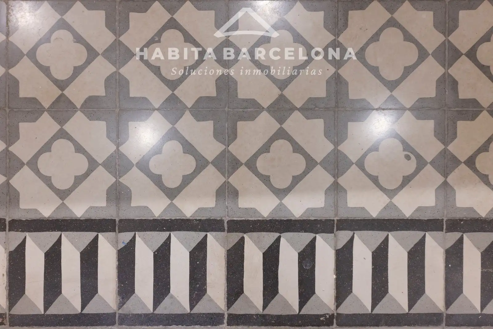 Vista exterior de Piso en venta en Barcelona con Aire acondicionado, Calefacción y Parquet
