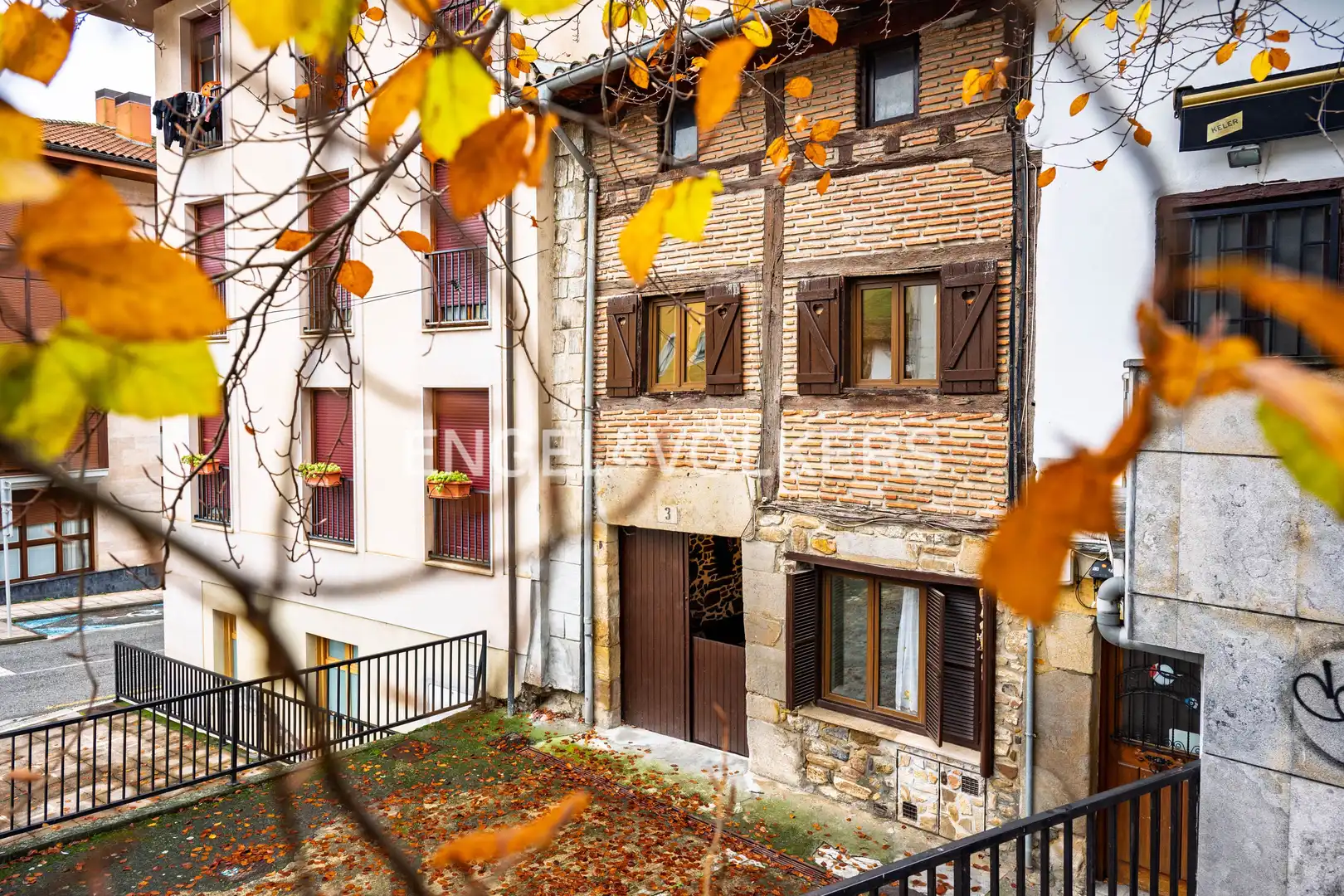 Vista exterior de Casa adosada en venta en Eskoriatza con Calefacción y Terraza