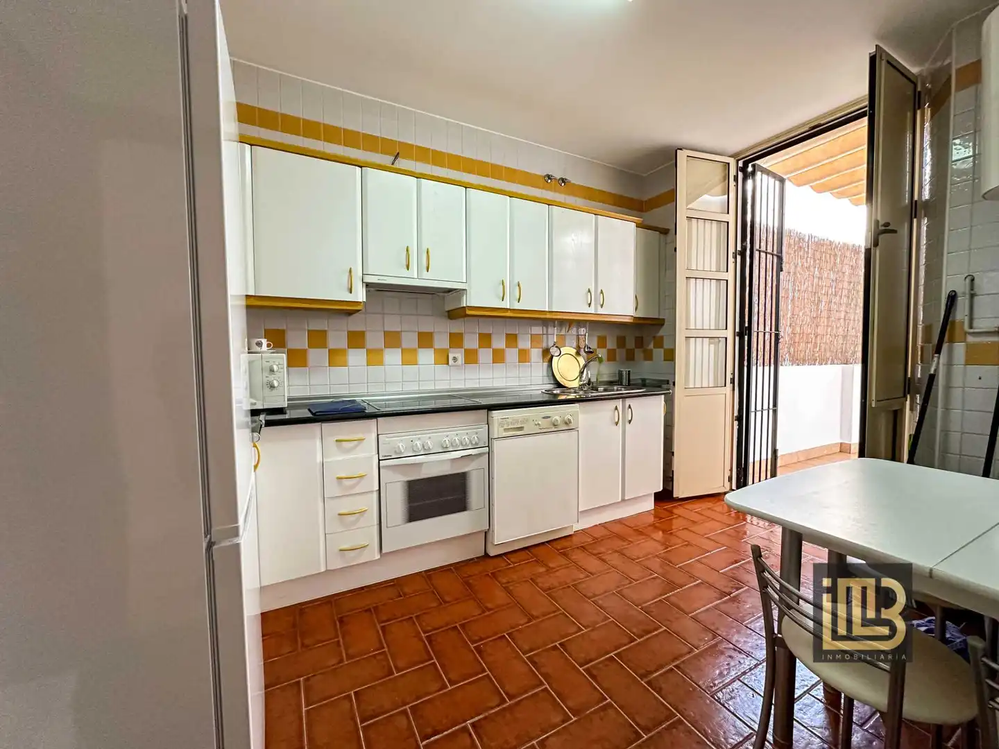 Cocina de Piso de alquiler en Málaga con Aire acondicionado, Calefacción y Terraza