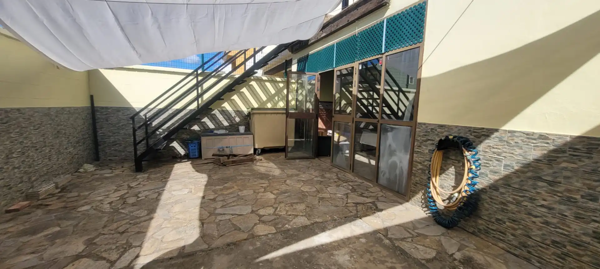Terrassa de Casa adosada en venda en Los Barrios amb Aire condicionat, Jardí privat i Terrassa
