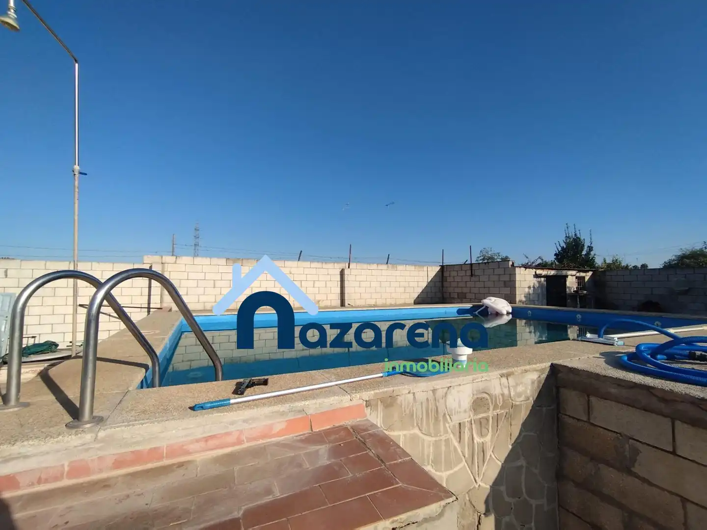 Piscina de Terreno en venta en Alcalá de Guadaira