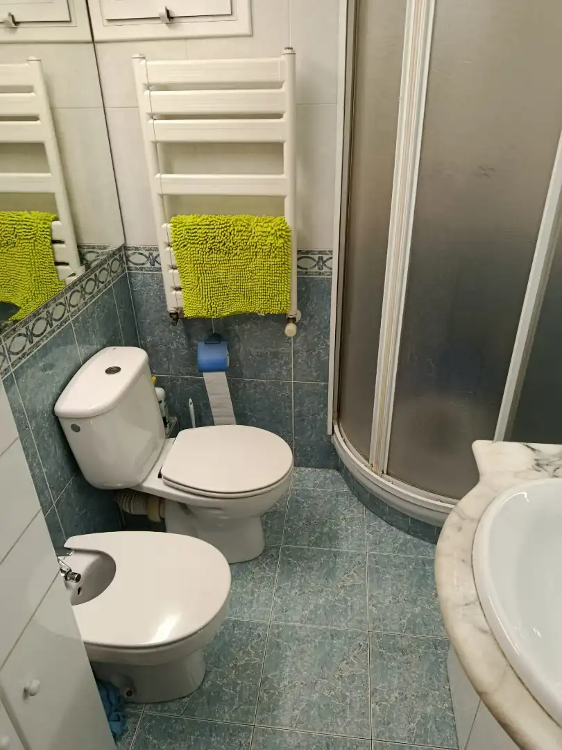 Baño de Piso en venta en Badalona con Calefacción y Balcón