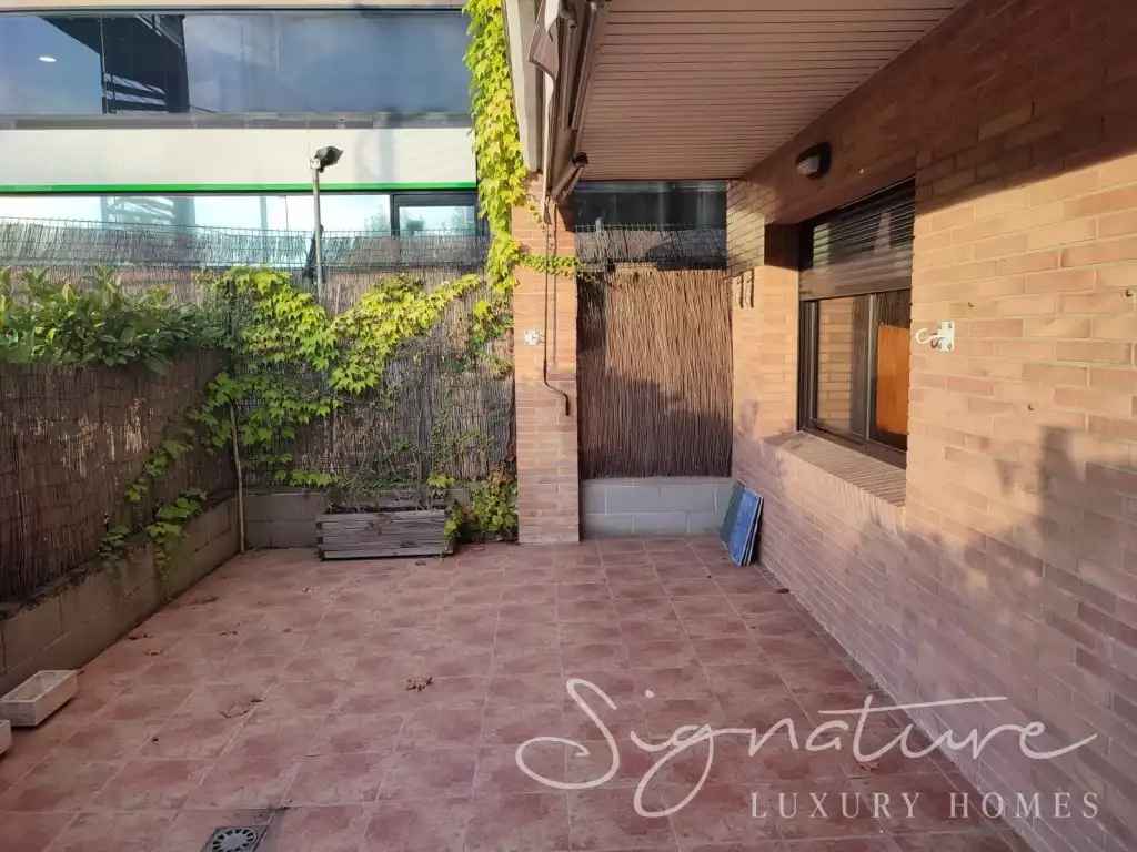 Exterior view of Ground floor for sale in Sant Cugat del Vallès  with Air Conditioner and Heating