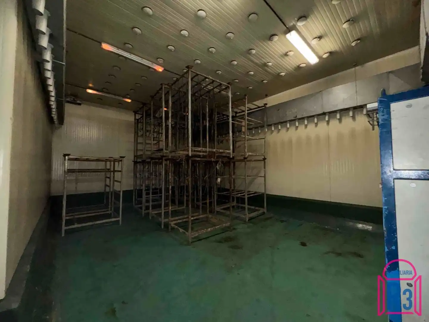 Nau industrial en venda en Sariegos amb Calefacció