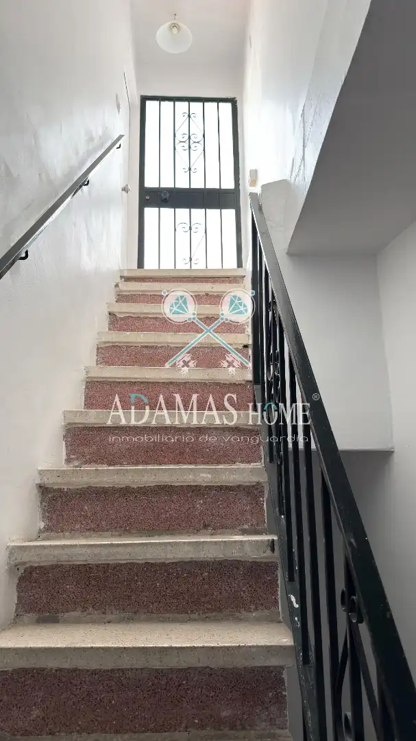 Exterior view of Apartments for sale in Sevilla  with Air Conditioner, Heating and Furnished