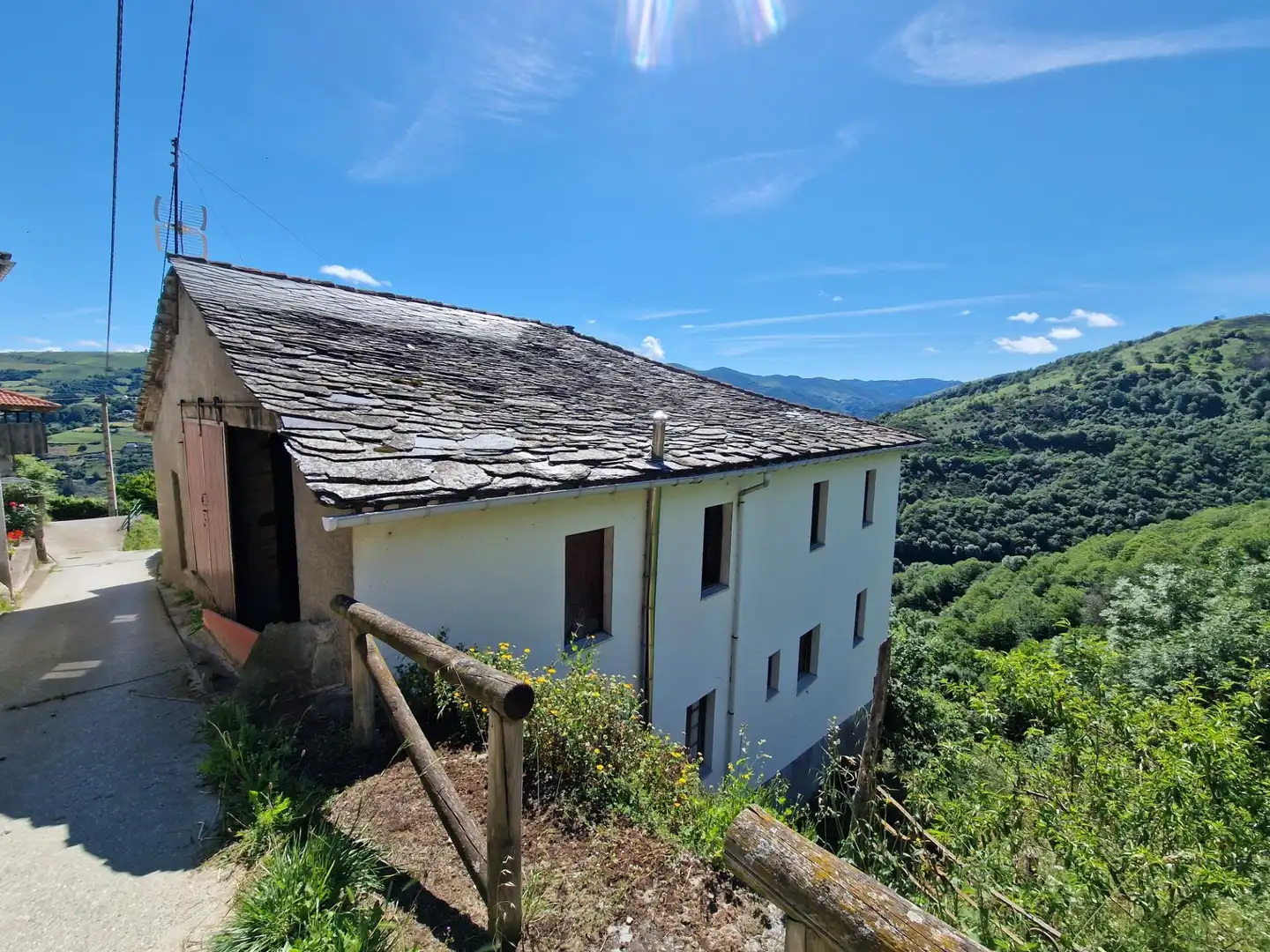 Vista exterior de Finca rústica en venta en Cangas del Narcea con Calefacción, Jardín privado y Terraza