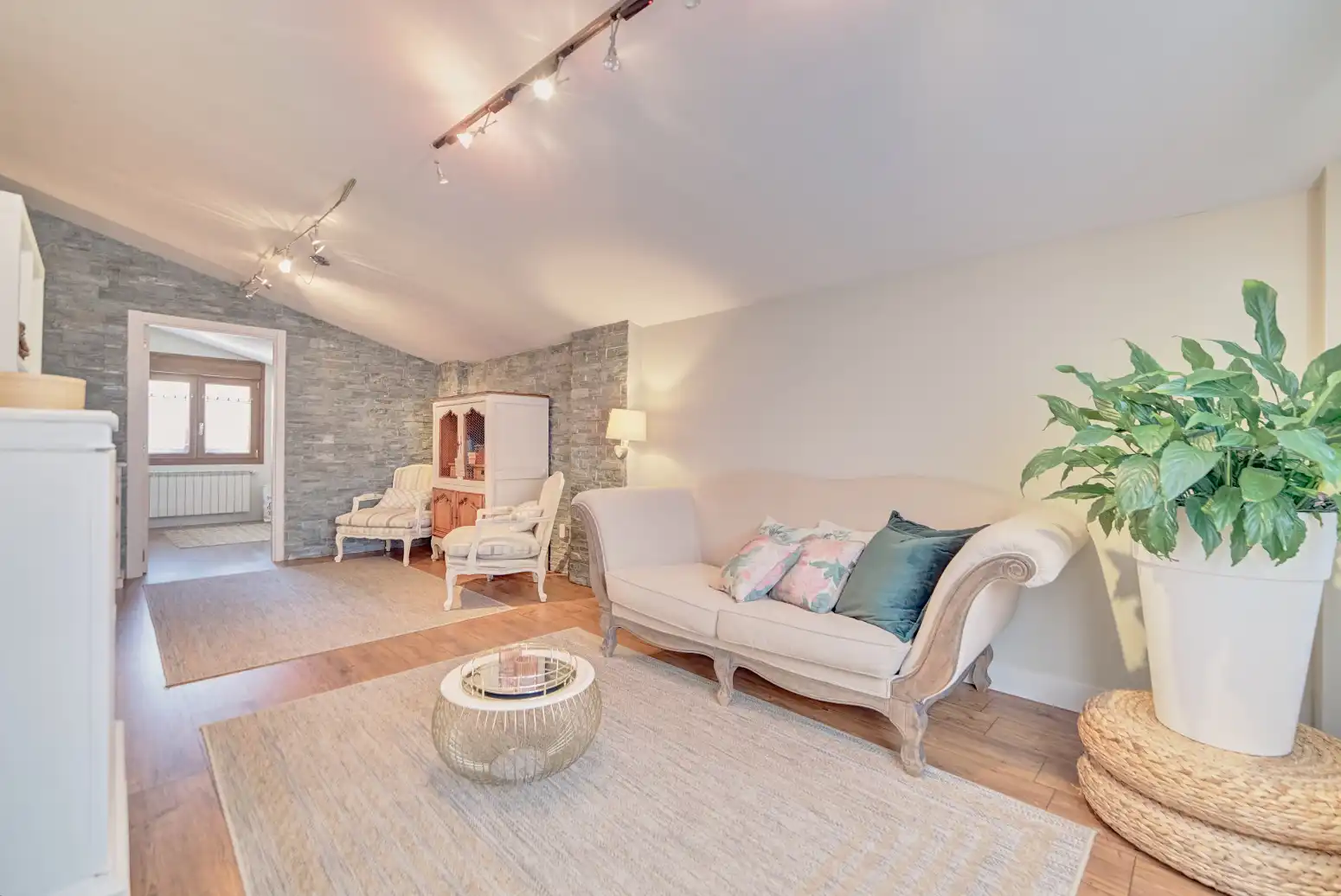 Sala de estar de Casa o chalet en venta en Orkoien con Calefacción, Parquet y Terraza