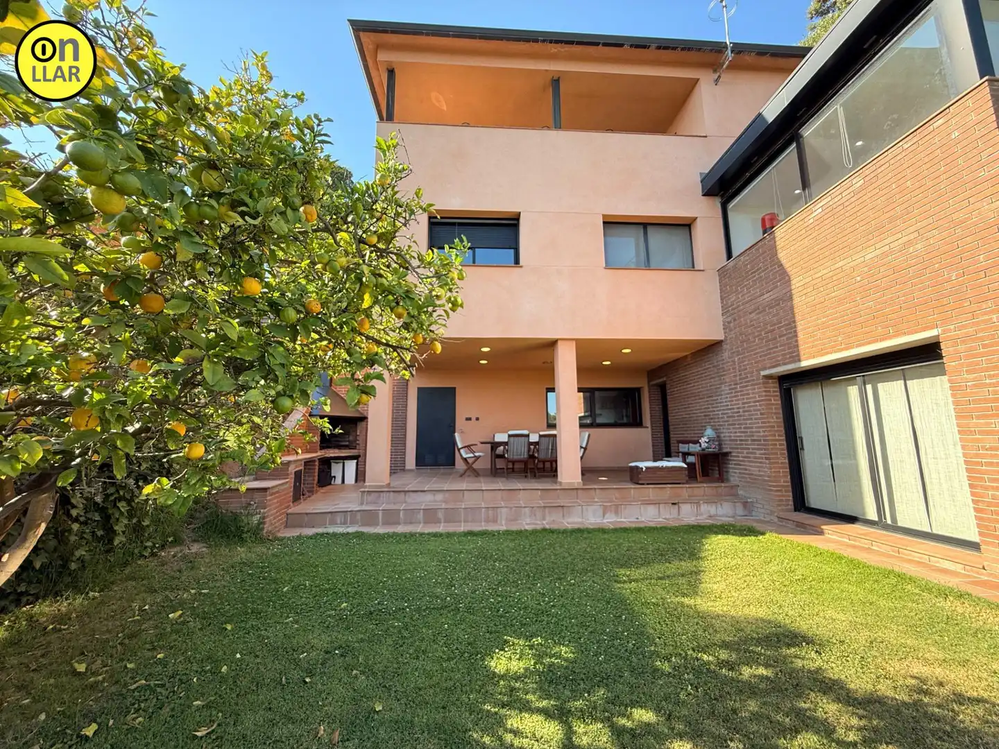 Vista exterior de Casa o chalet en venta en L'Ametlla del Vallès