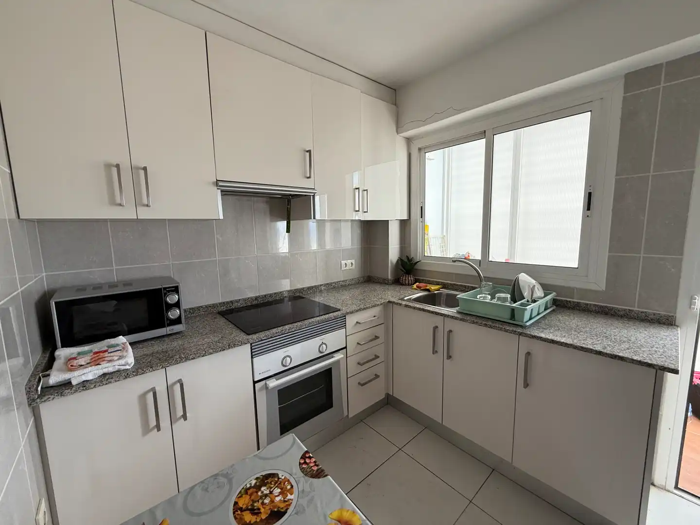 Cuina de Apartament de lloguer en Dénia amb Calefacció, Terrassa i Traster