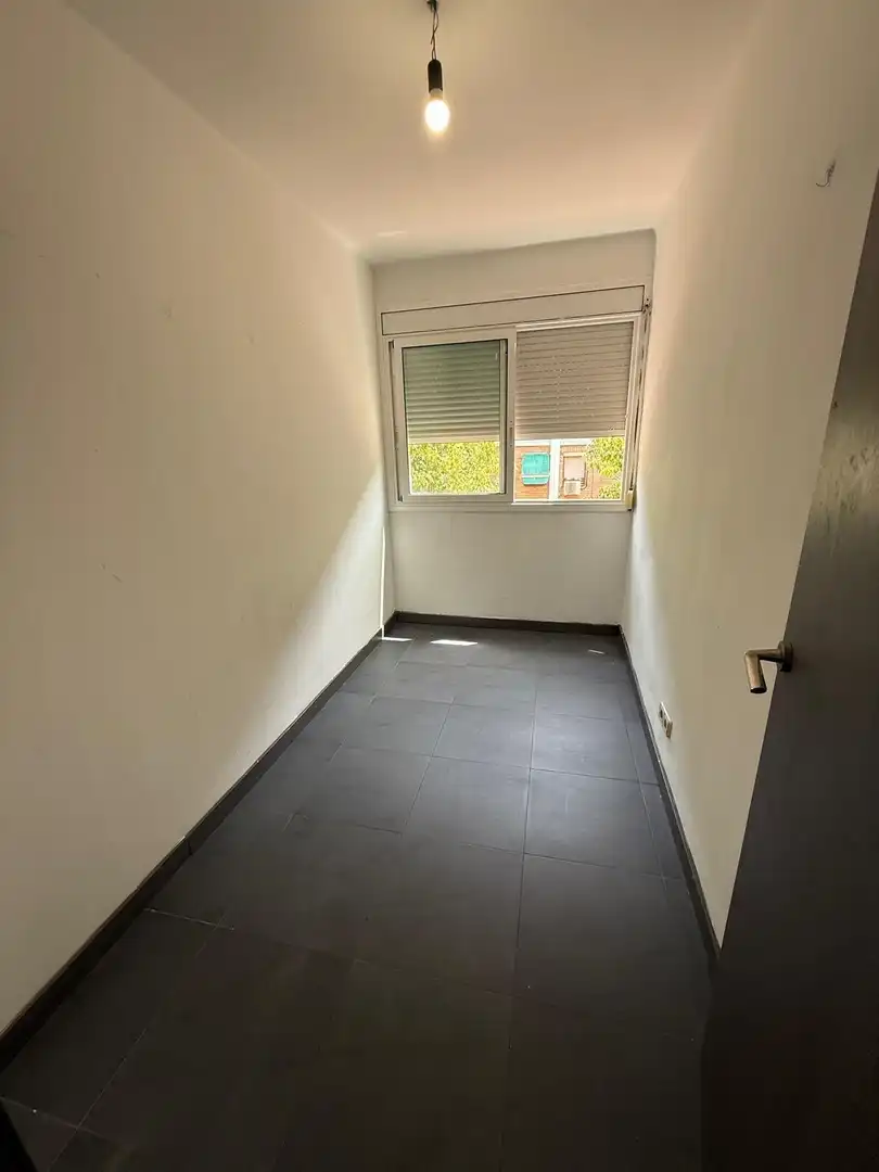 Piso en venta en Cornellà de Llobregat con Parquet