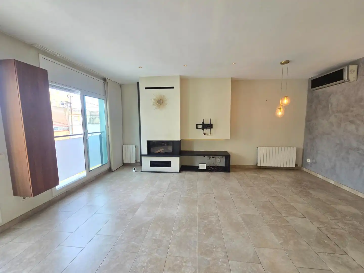 Sala de estar de Dúplex de alquiler en El Masnou con Aire acondicionado, Calefacción y Jardín privado