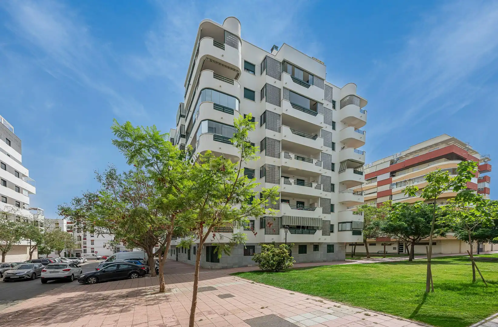 Exterior view of Apartments for sale in Estepona  with Air Conditioner and Washing machine