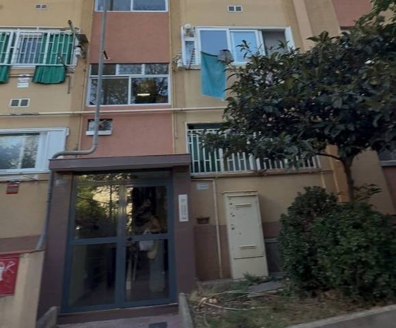 Piso en Venta en Calle Via Favencia en La Guineueta