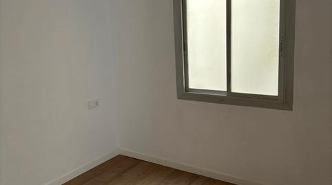 Foto 4 de Pis en venda a Carrer de Travau, El Turó de la Peira, Barcelona