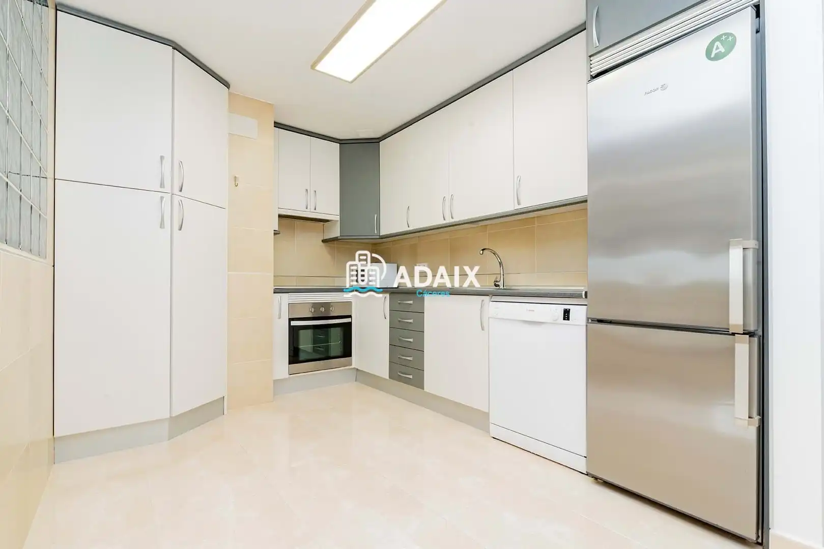 Kitchen of Flat for rent in Cáceres  with Air Conditioner, Heating and Storage room