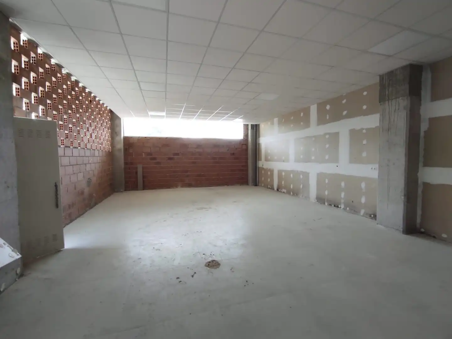 Local comercial en alquiler en Avenida Miguel de Cervantes 2B, imagen 25