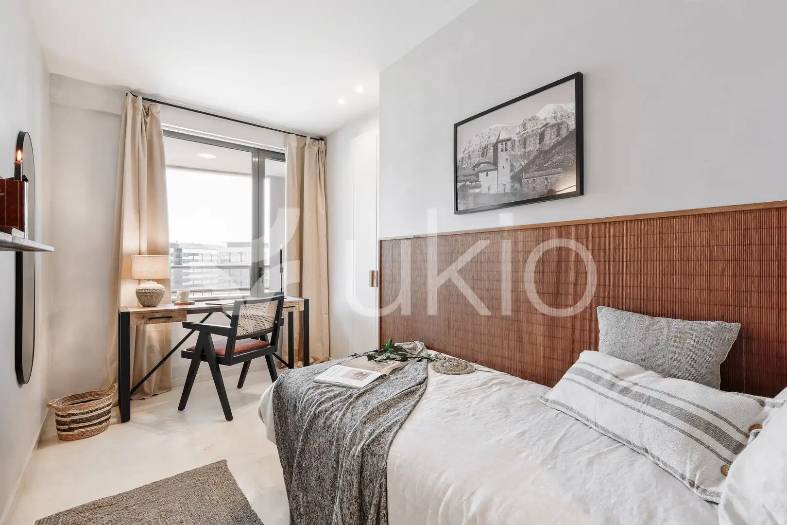 Dormitori de Apartament de lloguer en Barcelona amb Aire condicionat, Calefacció i Terrassa