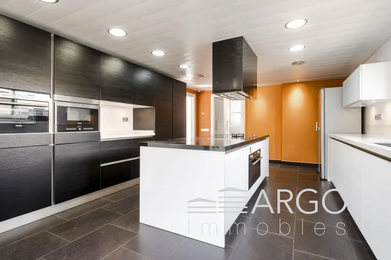 Kitchen of Houses for sale in Sant Cugat del Vallès  with Air Conditioner, Heating and Private garden