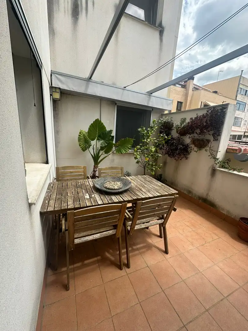 Flat for rent in Carrer de l'Hospital, Eixample - Can Bogunyà