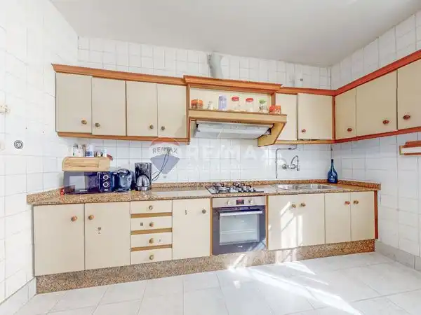 Cuina de Casa o xalet en venda en Cangas  amb Calefacció, Jardí privat i Parquet