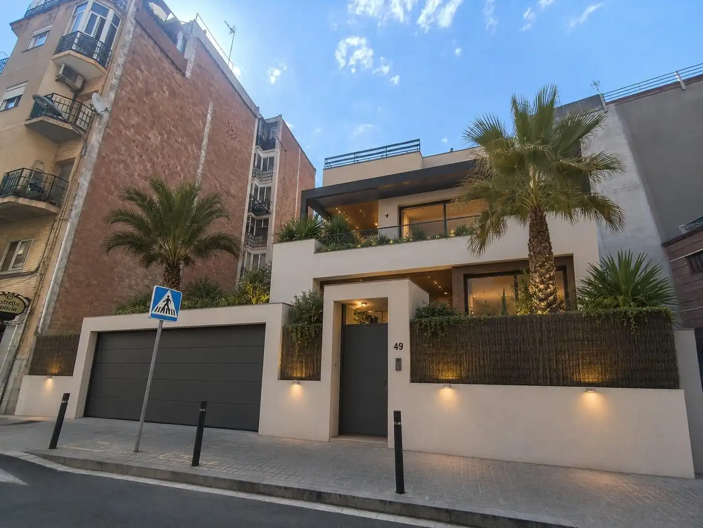 Vista exterior de Residencial en venda en L'Hospitalet de Llobregat