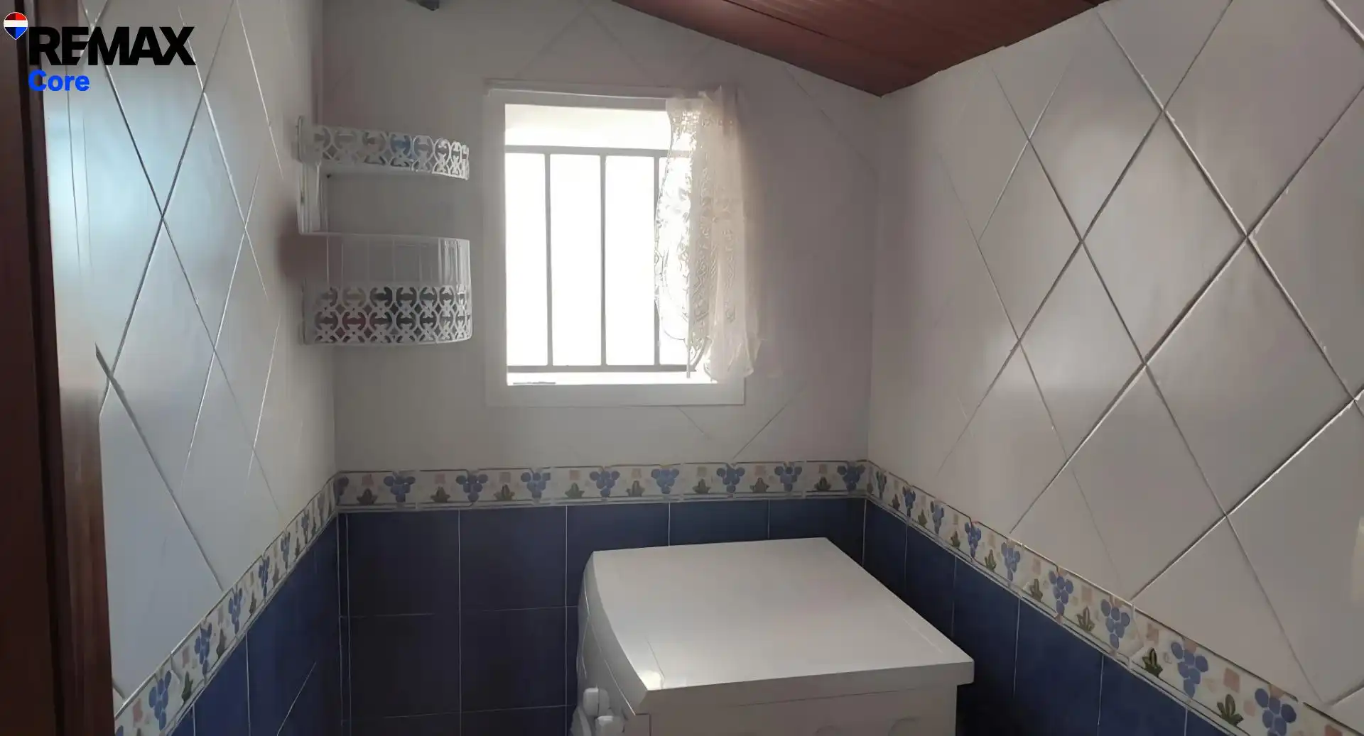 Bany de Casa o xalet en venda en Feria amb Terrassa, Traster i Moblat