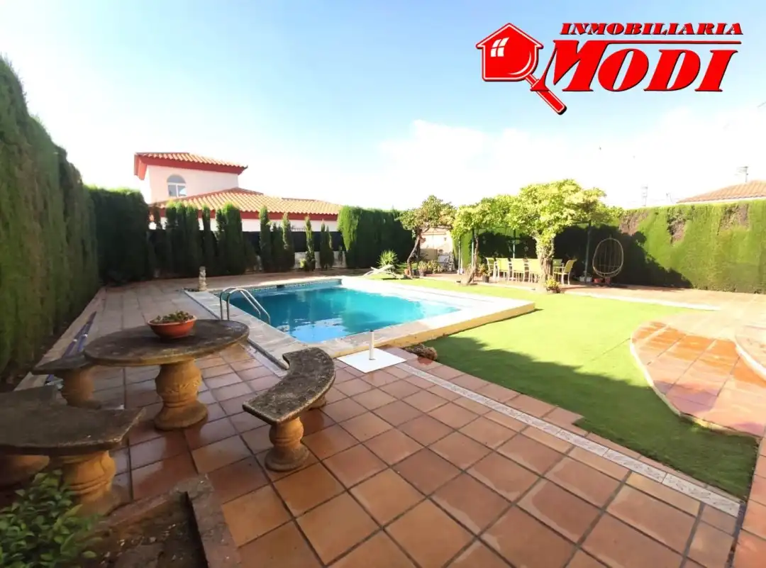 Villa mit Pool zur Miete in VELAZQUEZ 20