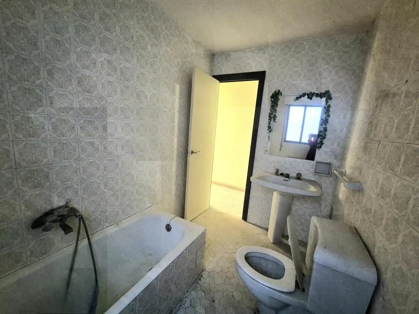 Baño de Piso en venta en Montijo con Calefacción y Terraza