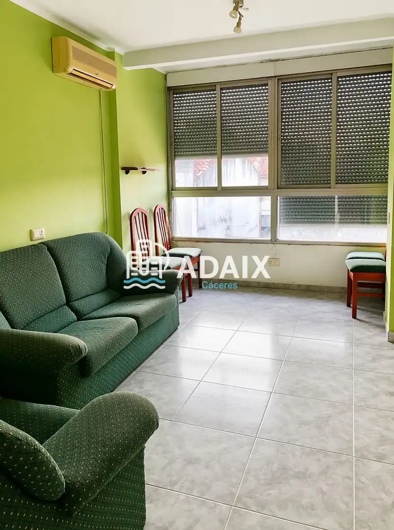 Vista exterior de Piso en venta en Cáceres