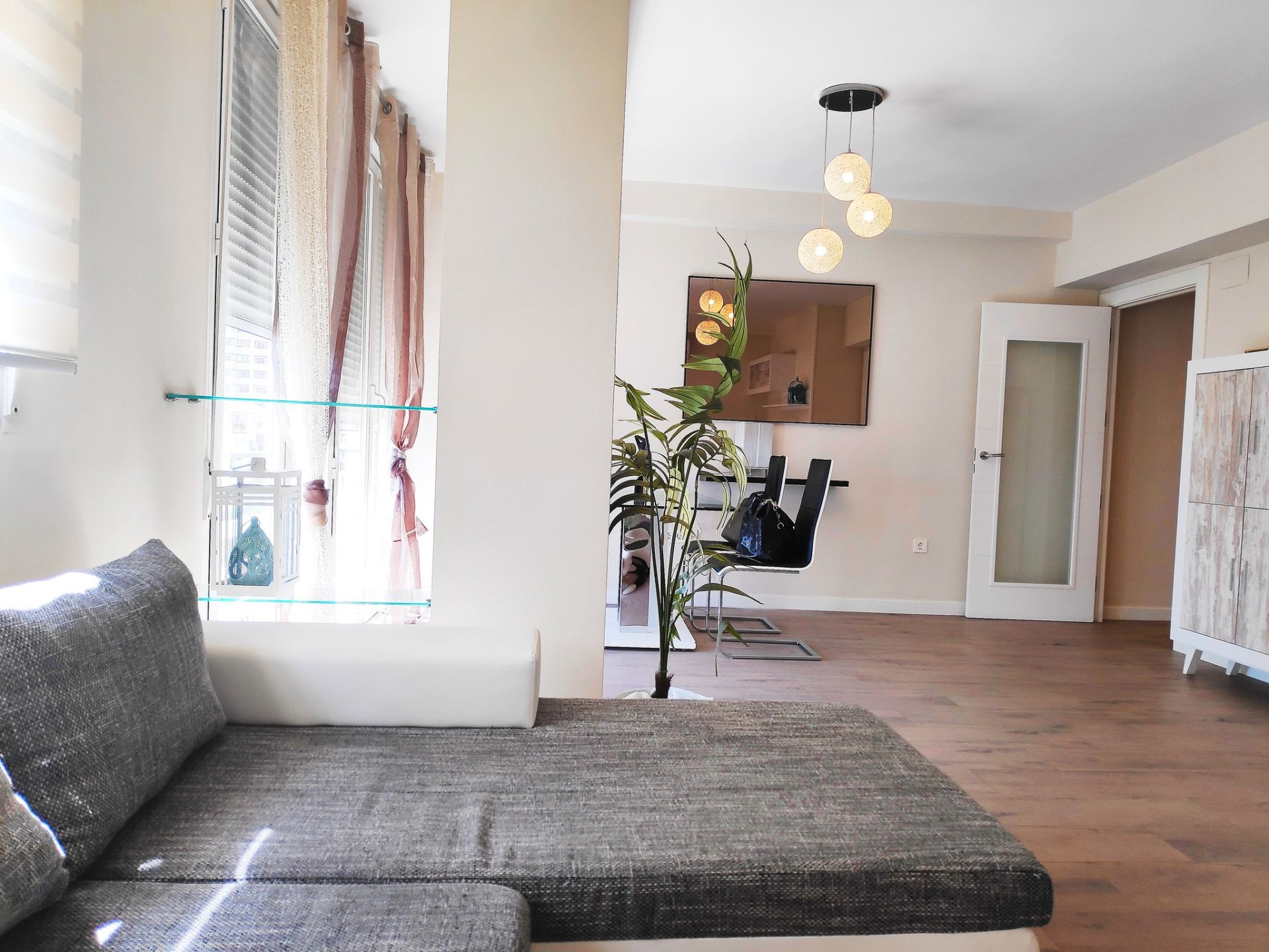 Living room of Flat to rent in  Granada Capital  with Air Conditioner, Heating and Furnished