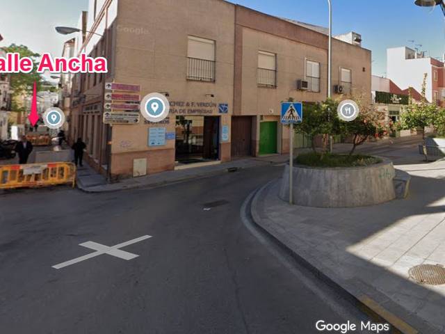 Garaje en Alquiler en Calle Banda Playa, 57 en Centro - Calzada - Cabo Noval