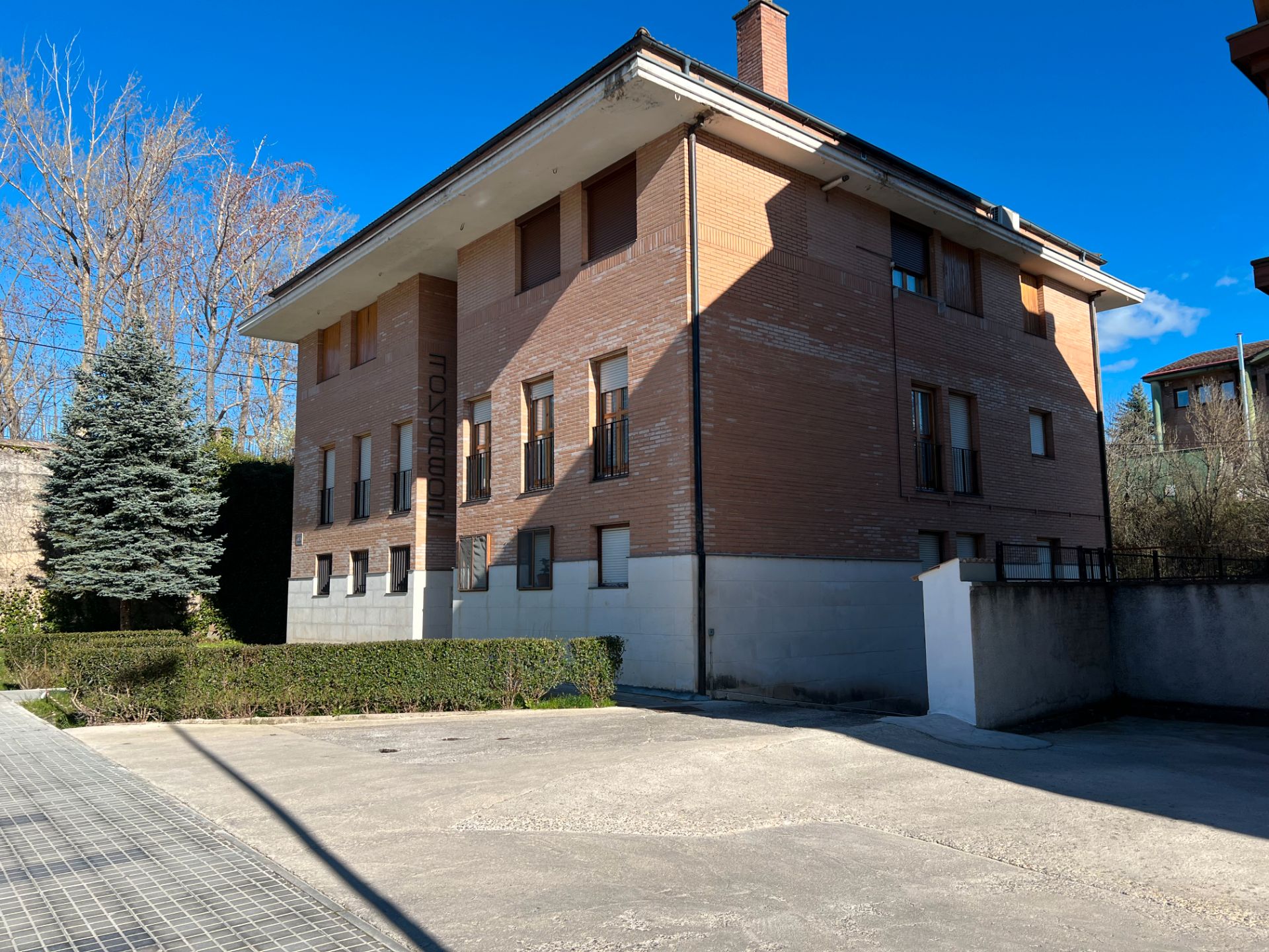 Exterior view of Flat for sale in Jaca  with Storage room