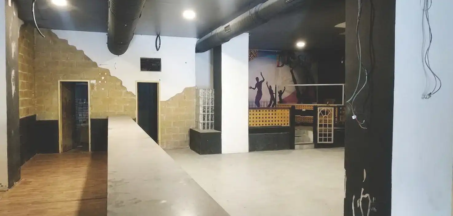 Local comercial en venta en Calle de Salvador Dalí 7