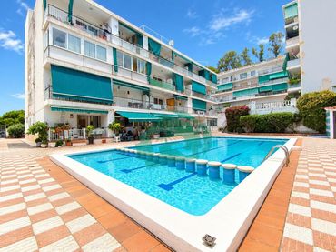 Pis amb piscina en venda a Mas Baell - Can Carbó