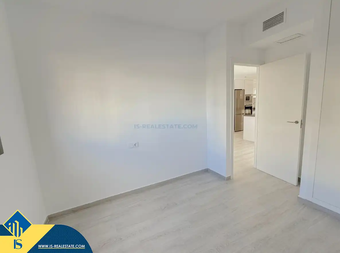 Habitación de Apartamento en venta en Orihuela con Aire acondicionado, Calefacción y Terraza