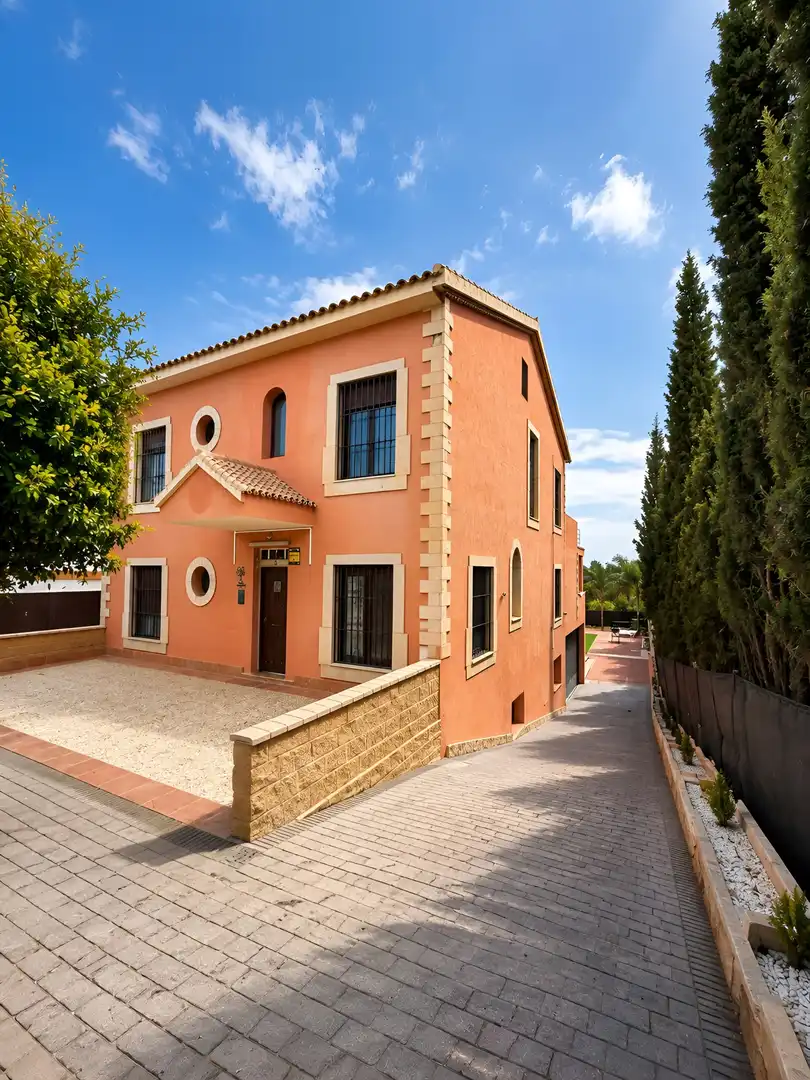 Vista exterior de Casa o chalet en venta en Málaga con Aire acondicionado, Calefacción y Jardín privado