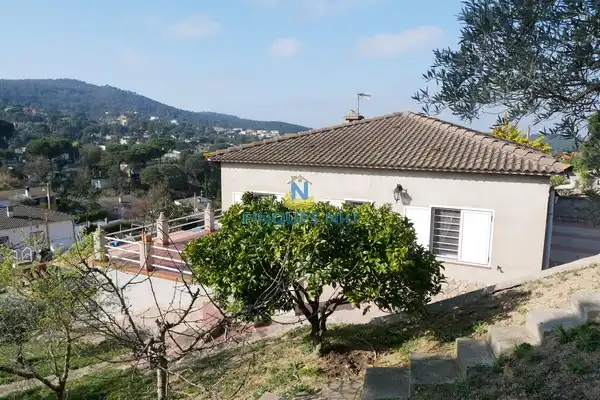 Exterior view of Houses for sale in Maçanet de la Selva  with Private garden