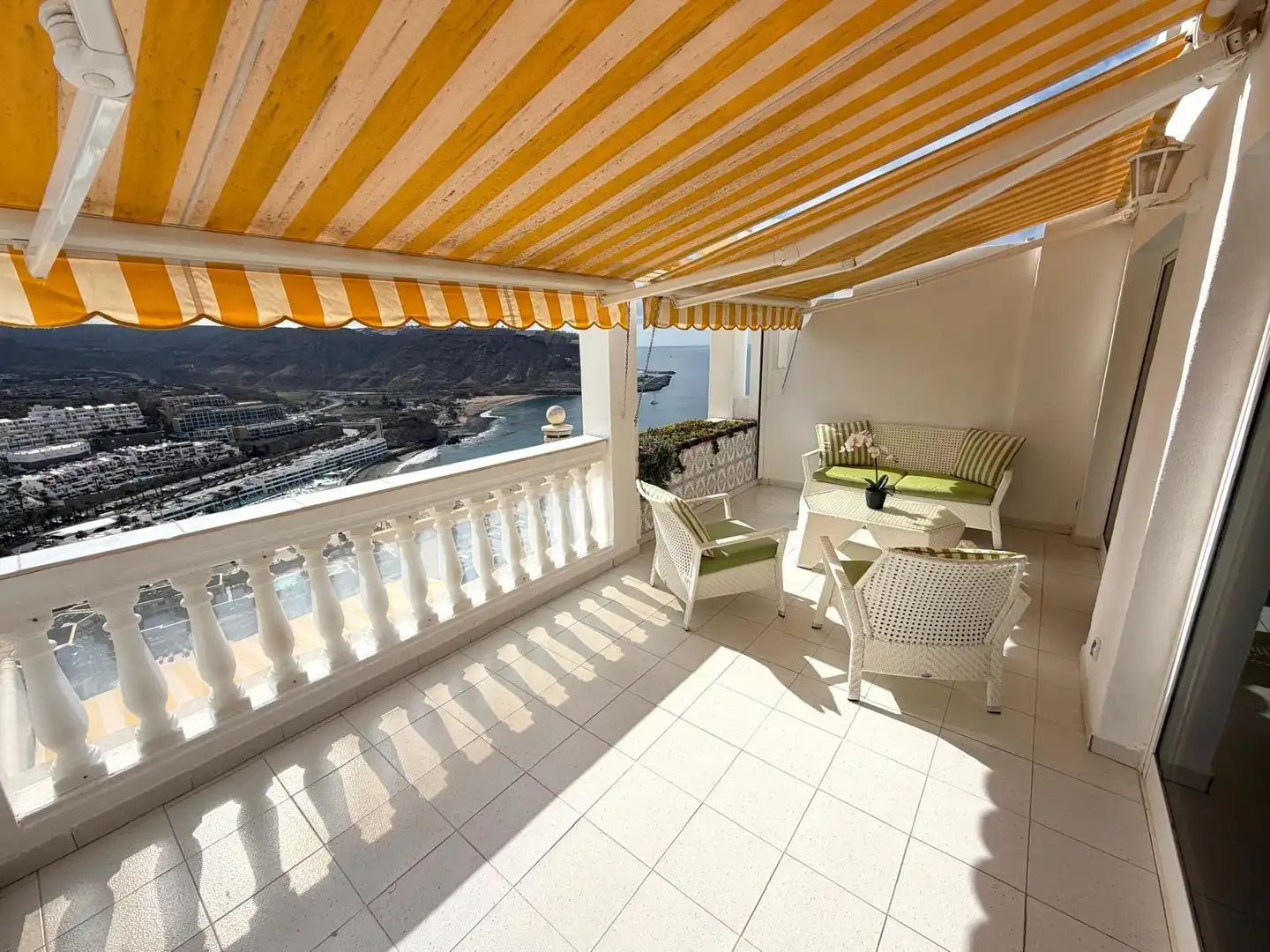 Terrasse von Dachboden zur Miete in Mogán mit Terrasse, Möbliert und Gemeinschaftspool