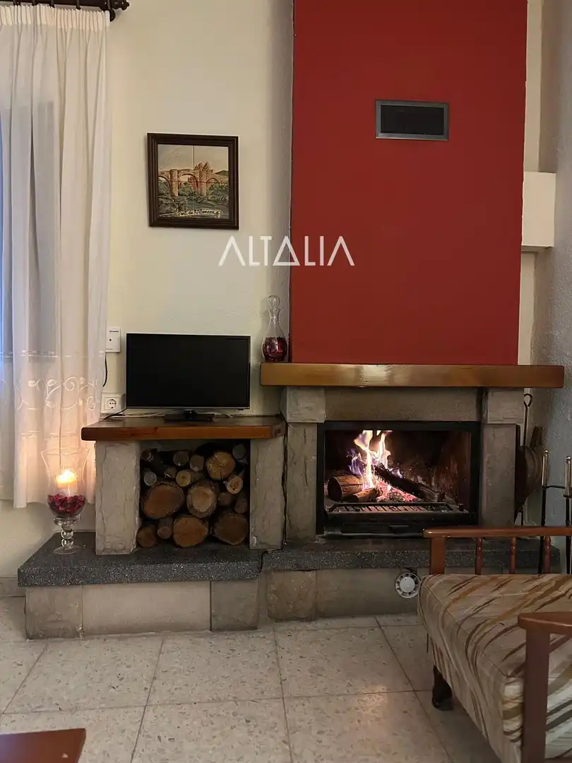 Casa adosada en venta en Fuentes con Calefacción, Terraza y Trastero
