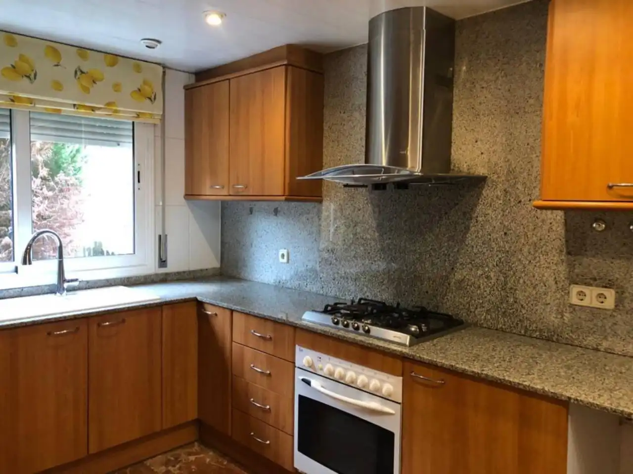 Cuina de Casa o xalet en venda en L'Ametlla del Vallès amb Aire condicionat, Calefacció i Jardí privat