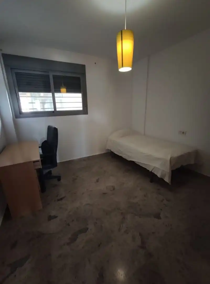 Schlafzimmer von Wohnung zur Miete in Málaga mit Klimaanlage, Terrasse und Abstellraum