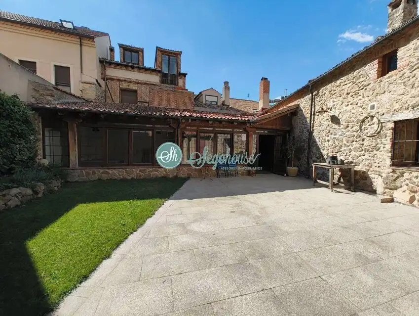 Vista exterior de Casa o xalet en venda en Espirdo amb Calefacció