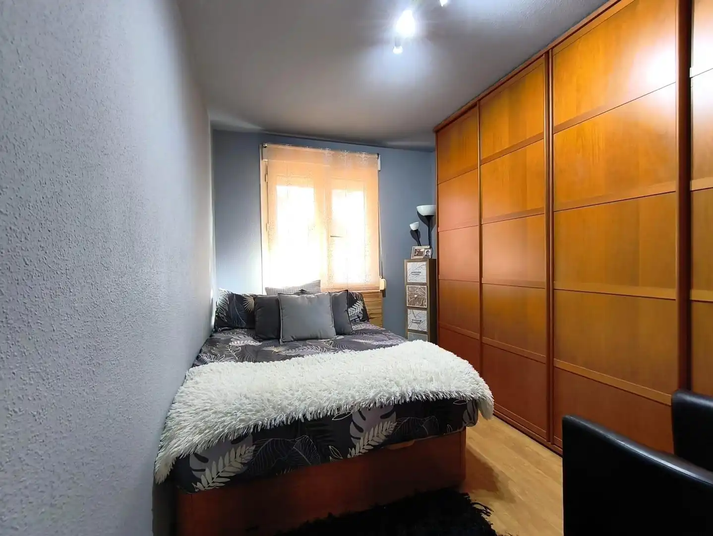 Schlafzimmer von Erdgeschoss zum Verkauf in Miengo mit Heizung, Privatgarten und Terrasse