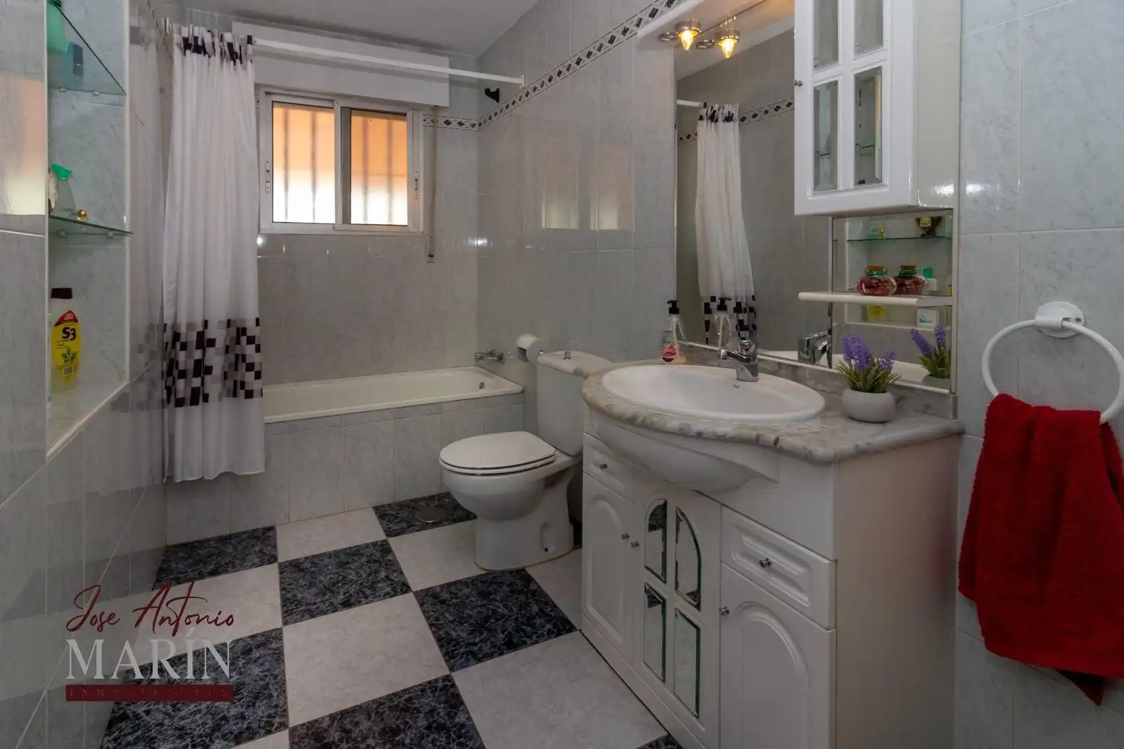 Baño de Casa o chalet en venta en Badajoz con Aire acondicionado, Jardín privado y Piscina